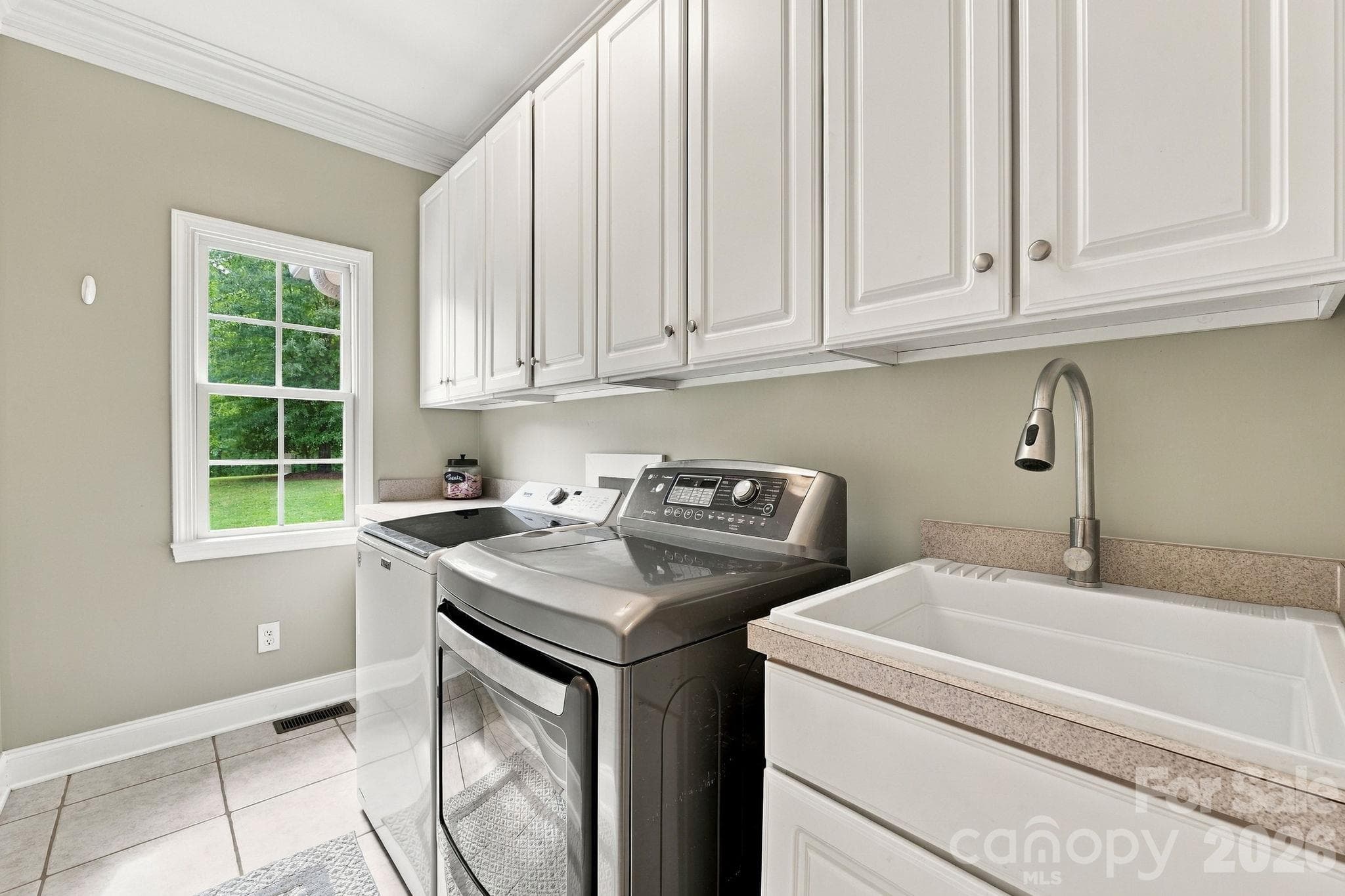 Single Family Residence at 148 Windwood Lane, Troutman, photo 12 of 44