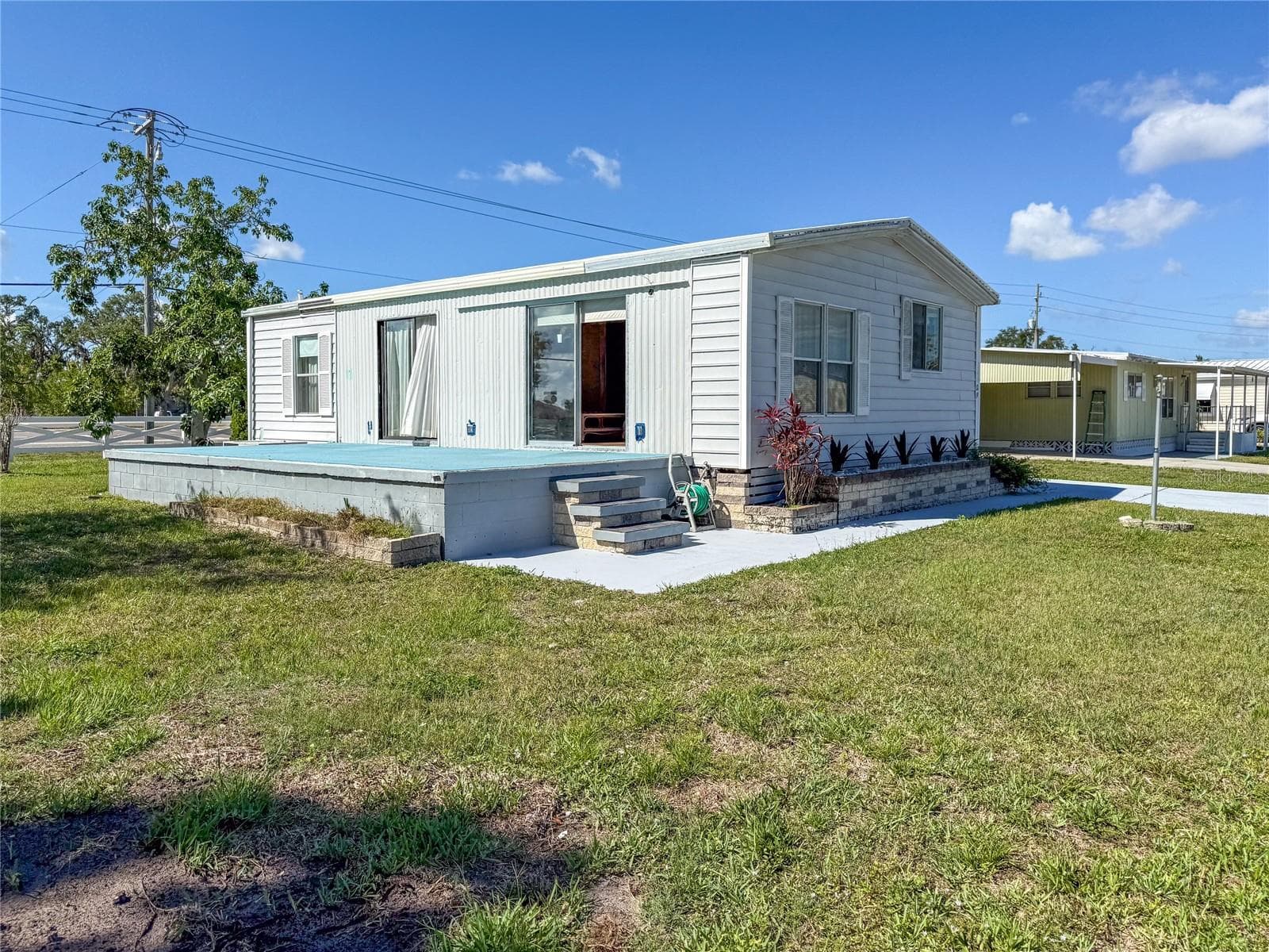 Manufactured Home at 4609 10TH STREET CT E, ELLENTON, photo 2 of 33