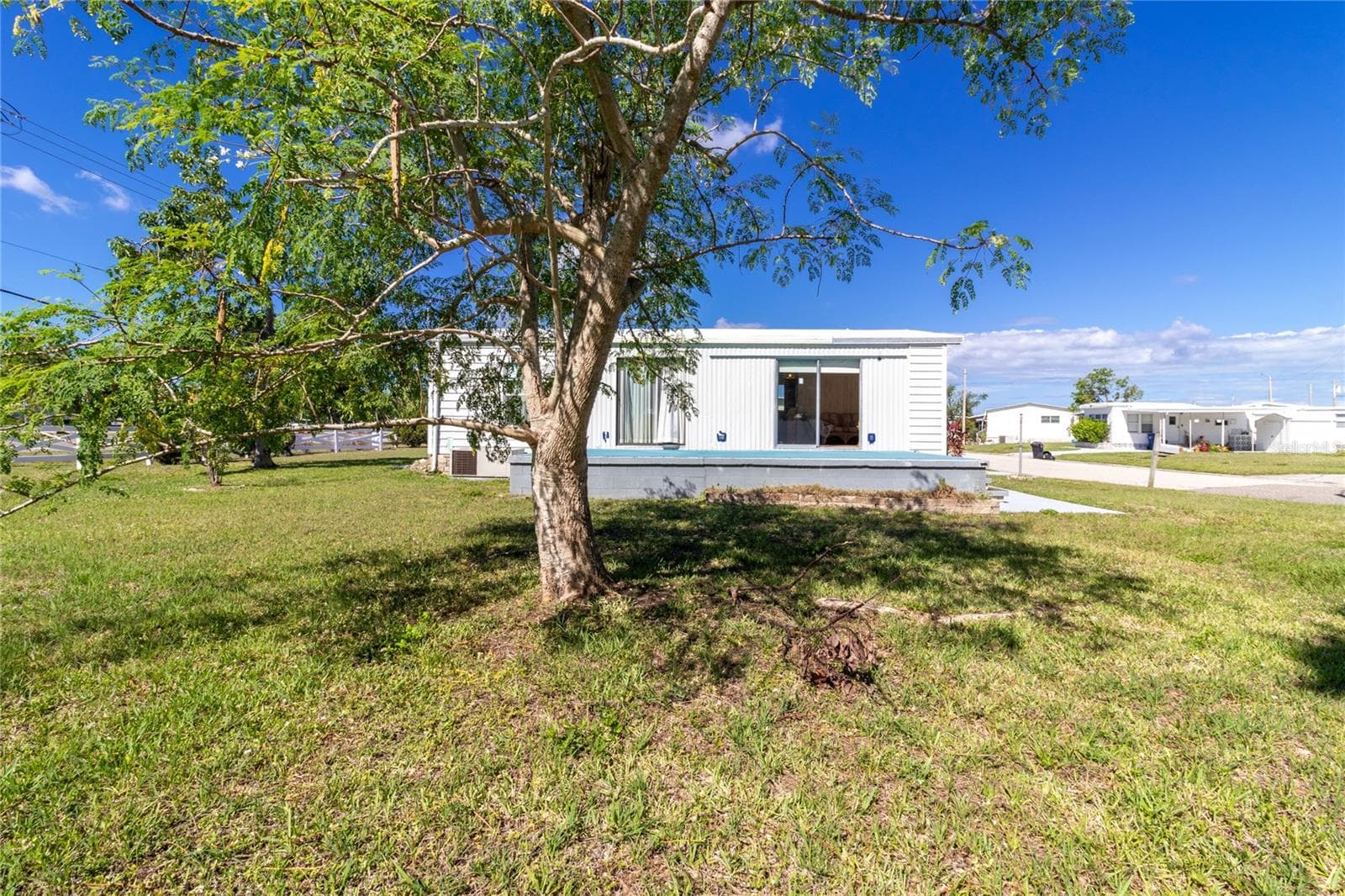 Manufactured Home at 4609 10TH STREET CT E, ELLENTON, photo 7 of 33