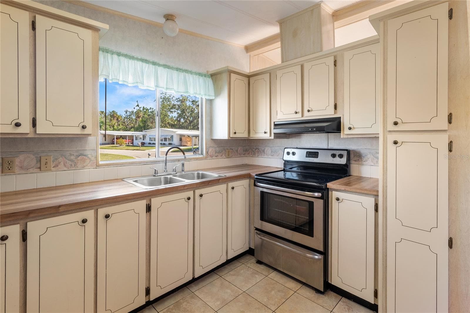 Manufactured Home at 4609 10TH STREET CT E, ELLENTON, photo 9 of 33