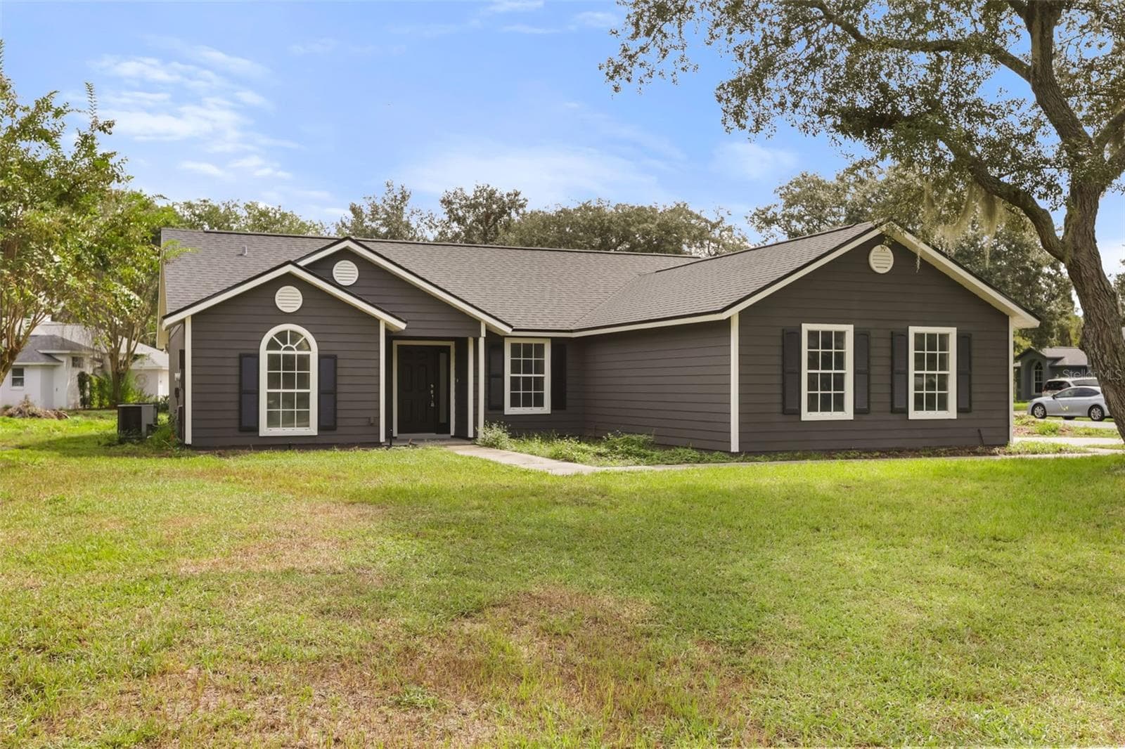 Single Family Residence at 32930 INDIAN WOODS DR, LEESBURG, photo 2 of 35