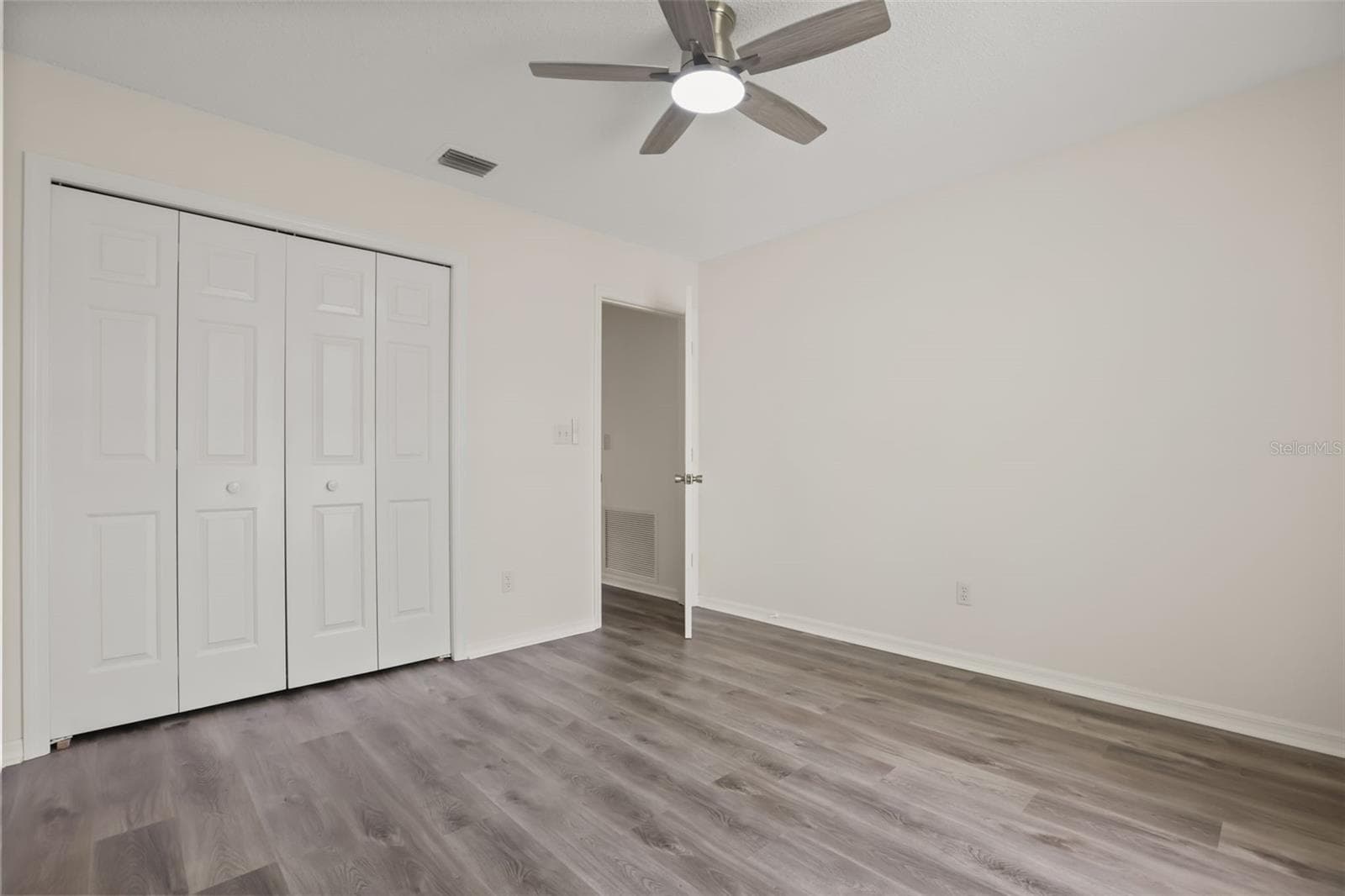 Single Family Residence at 32930 INDIAN WOODS DR, LEESBURG, photo 19 of 35