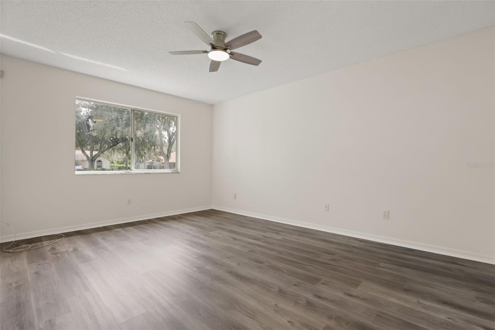 Single Family Residence at 32930 INDIAN WOODS DR, LEESBURG, photo 20 of 35