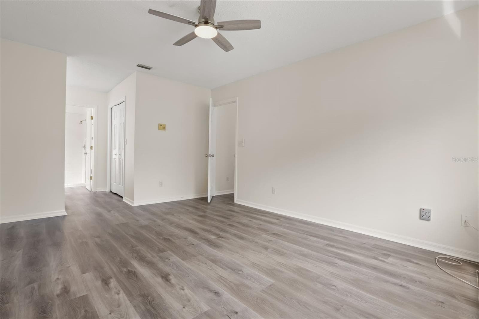 Single Family Residence at 32930 INDIAN WOODS DR, LEESBURG, photo 21 of 35