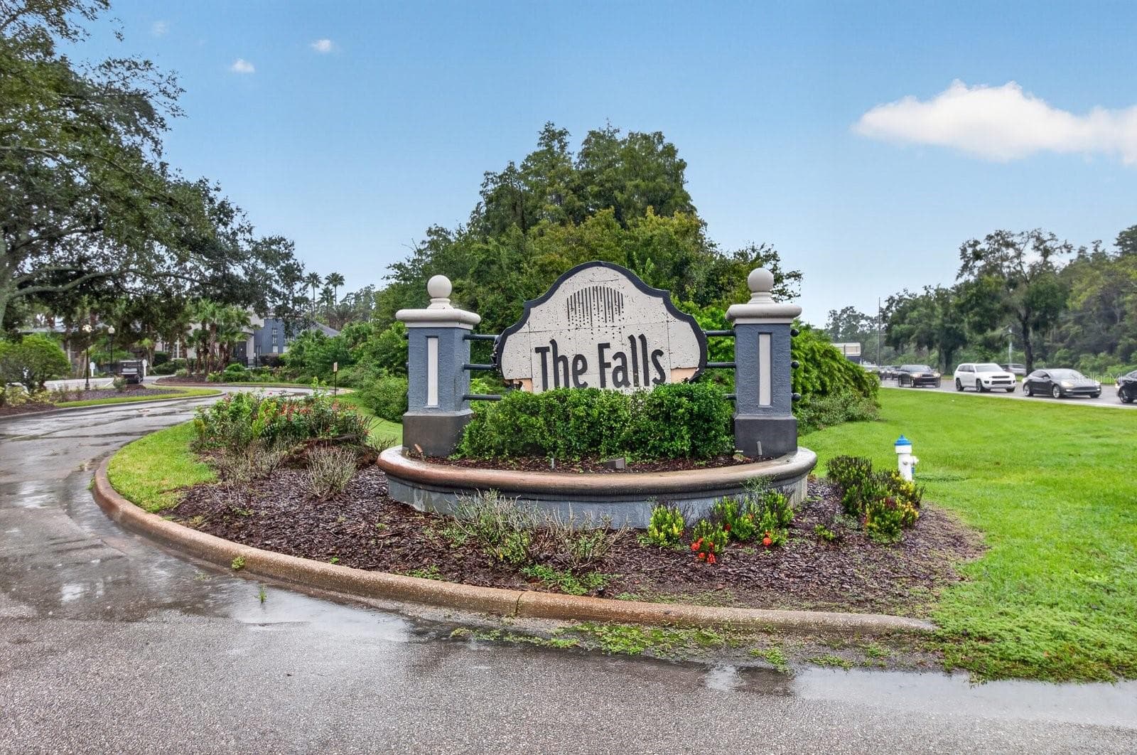Condominium at 8513 ISLAND BREEZE LN #207, TEMPLE TERRACE, photo 2 of 27