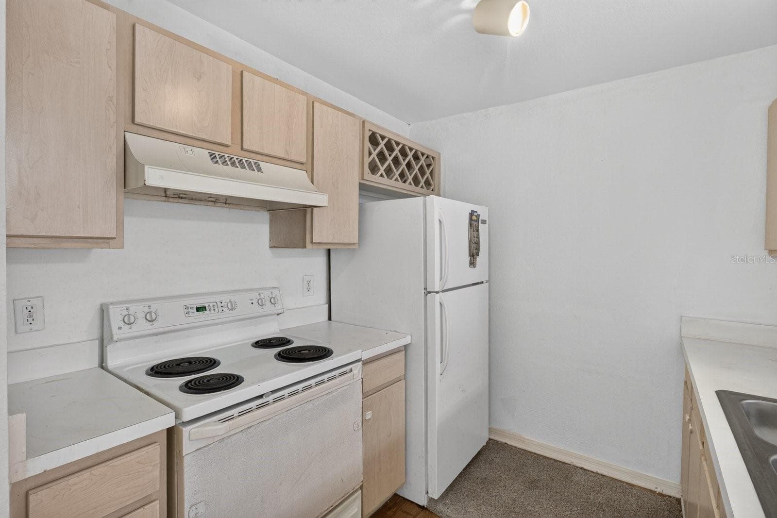 Condominium at 8513 ISLAND BREEZE LN #207, TEMPLE TERRACE, photo 8 of 27