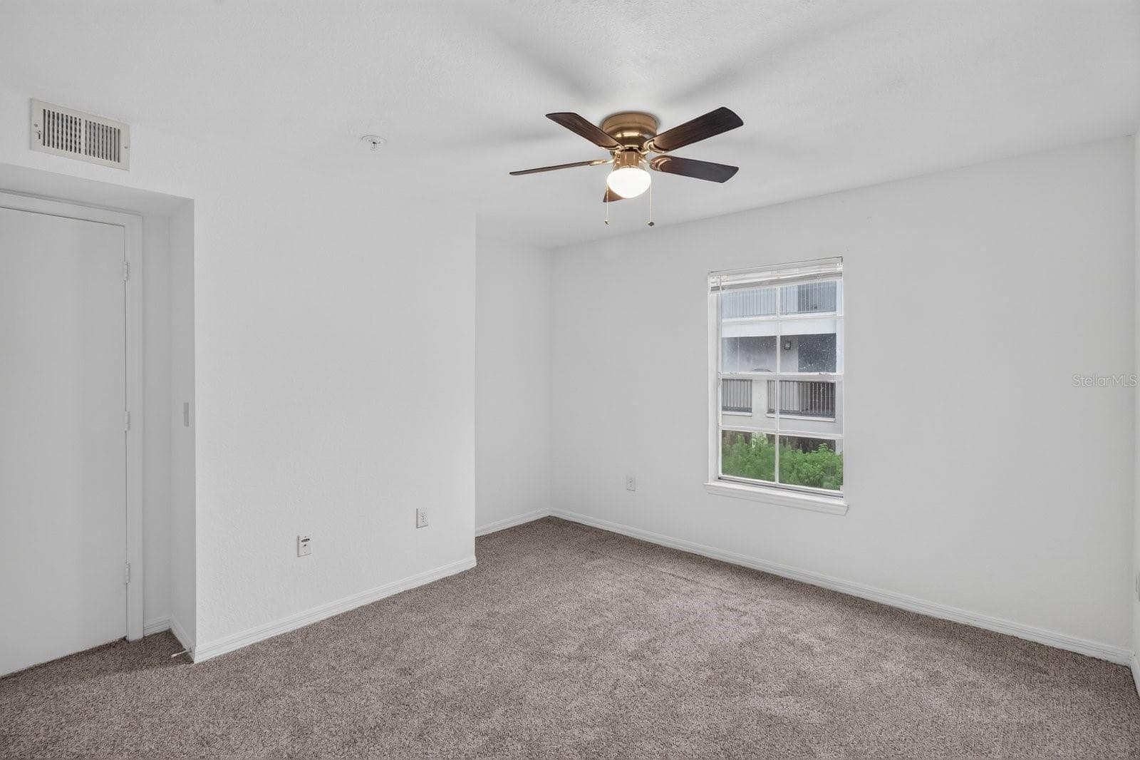 Condominium at 8513 ISLAND BREEZE LN #207, TEMPLE TERRACE, photo 16 of 27