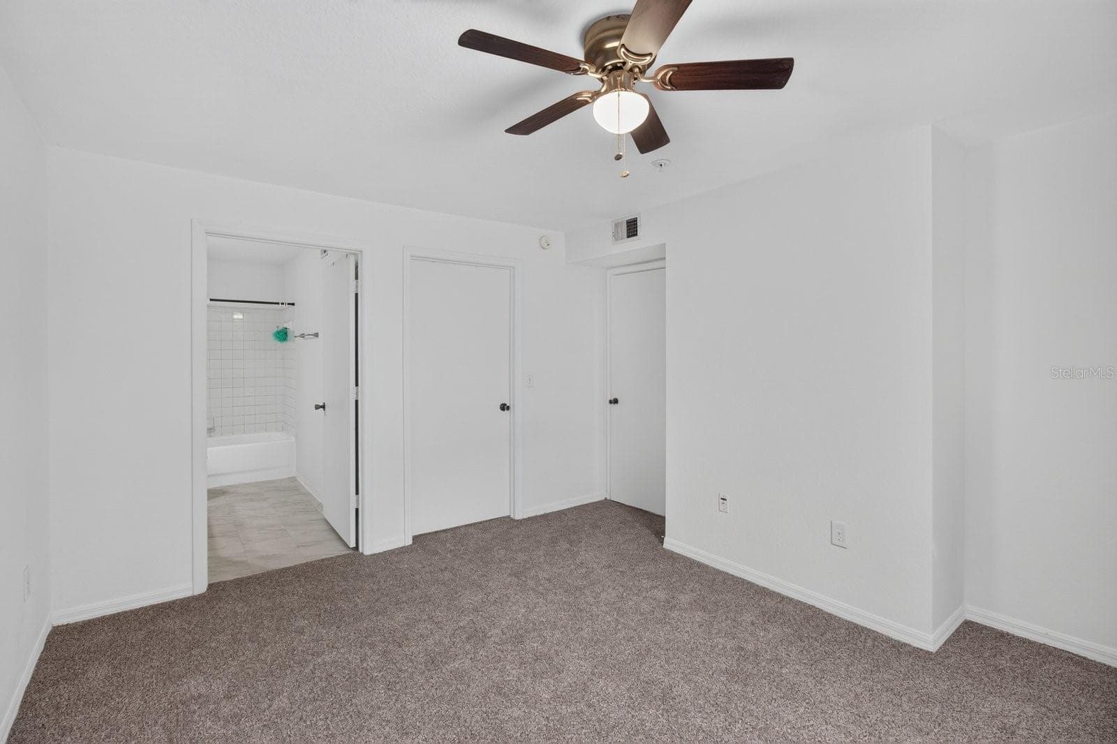 Condominium at 8513 ISLAND BREEZE LN #207, TEMPLE TERRACE, photo 17 of 27