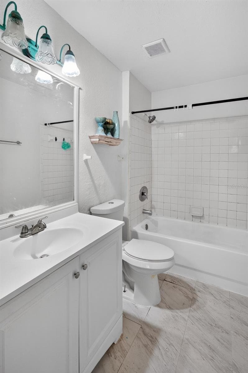 Condominium at 8513 ISLAND BREEZE LN #207, TEMPLE TERRACE, photo 18 of 27