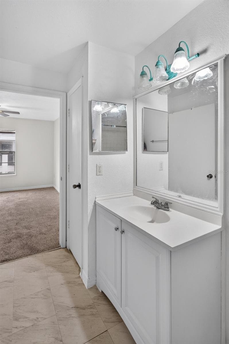 Condominium at 8513 ISLAND BREEZE LN #207, TEMPLE TERRACE, photo 19 of 27