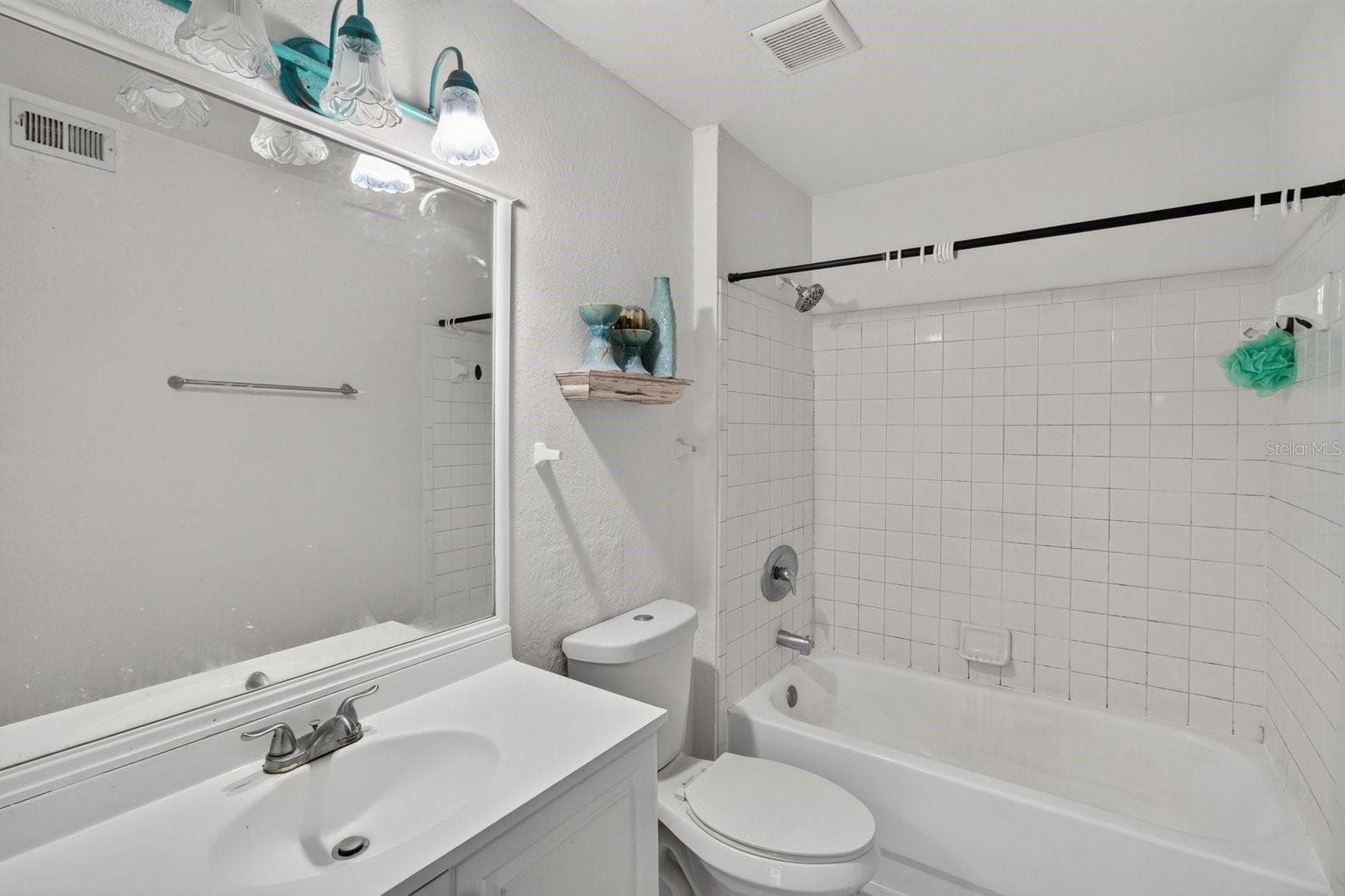 Condominium at 8513 ISLAND BREEZE LN #207, TEMPLE TERRACE, photo 20 of 27
