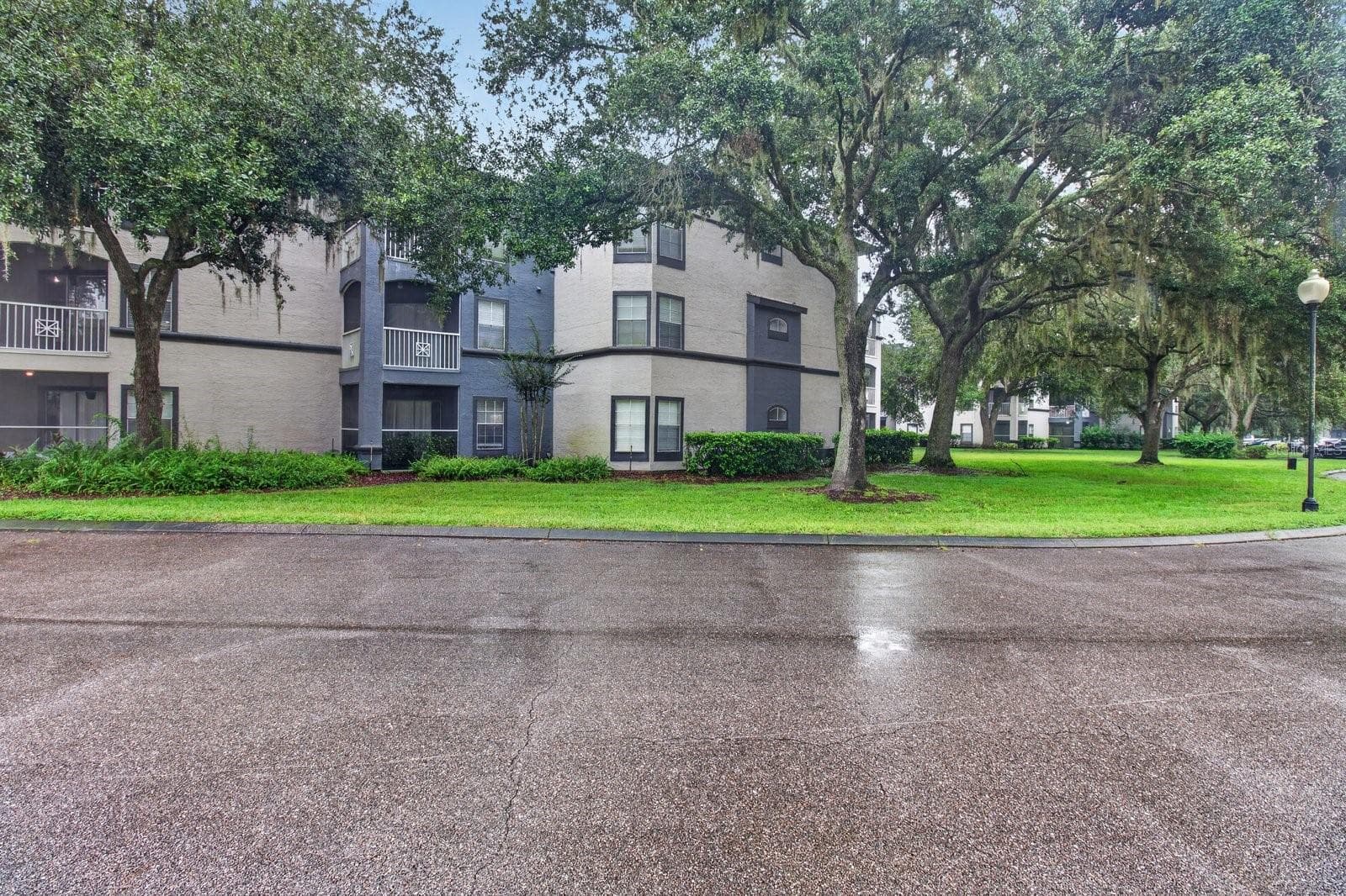 Condominium at 8513 ISLAND BREEZE LN #207, TEMPLE TERRACE, photo 24 of 27