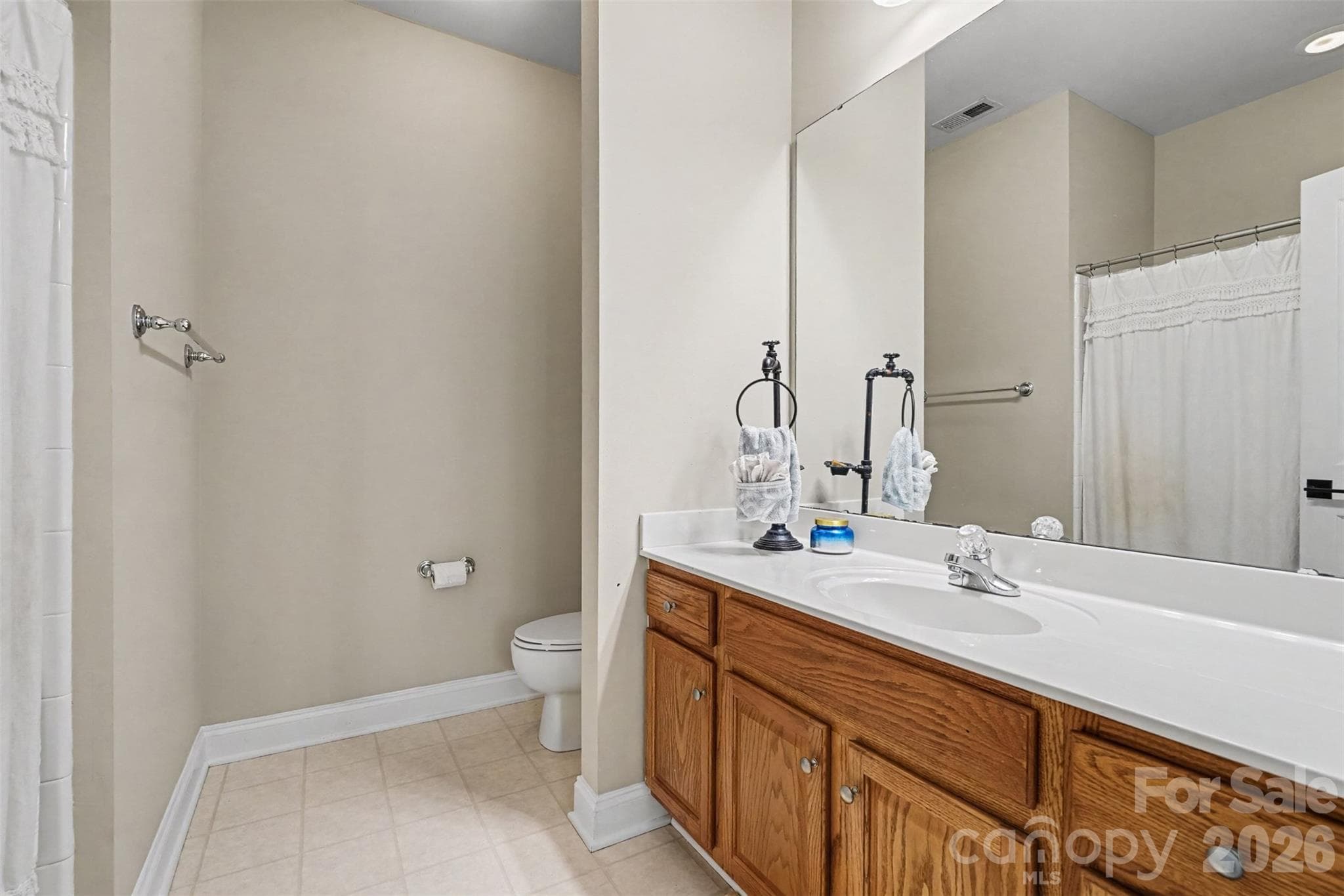 Single Family Residence at 5809 Mantario Drive, Charlotte, photo 19 of 26