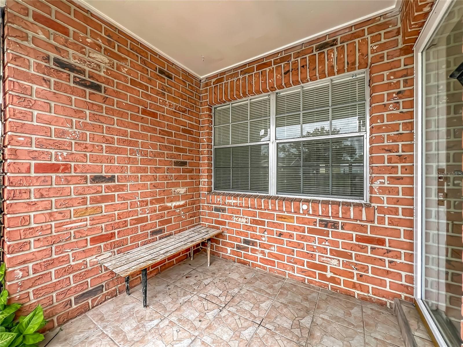 Private covered front entry welcomes you home. - 1225 CARRIAGE LN #1, ORLANDO