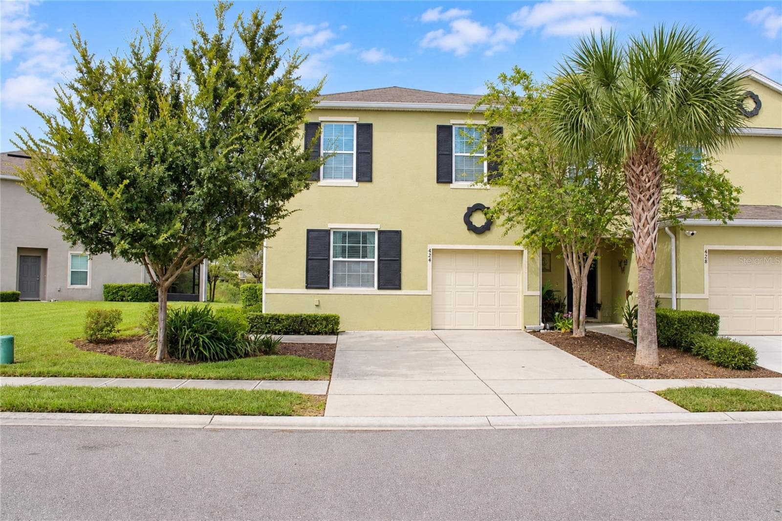 424 ARBOR LAKES