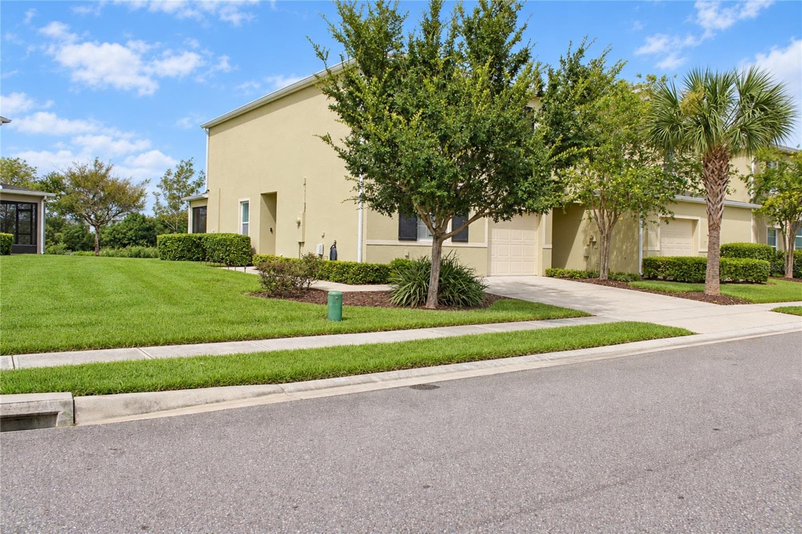 Townhouse at 424 ARBOR LAKES, DAVENPORT, photo 2 of 29