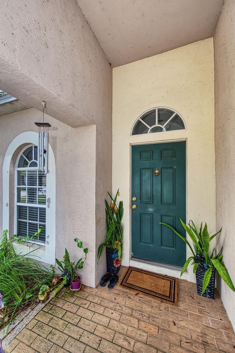 Single Family Residence at 10330 GOLDENBROOK WAY, TAMPA, photo 5 of 41