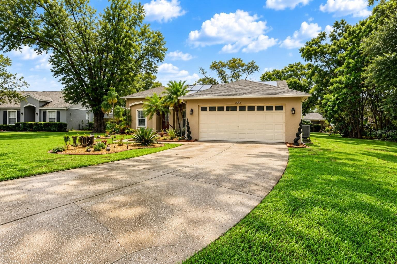 Single Family Residence at 14701 REDCLIFF DR, TAMPA, photo 2 of 34