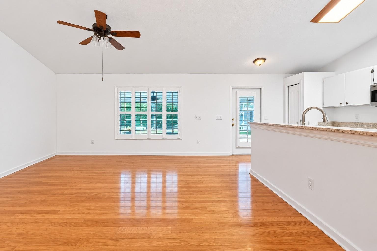 Single Family Residence at 14701 REDCLIFF DR, TAMPA, photo 9 of 34