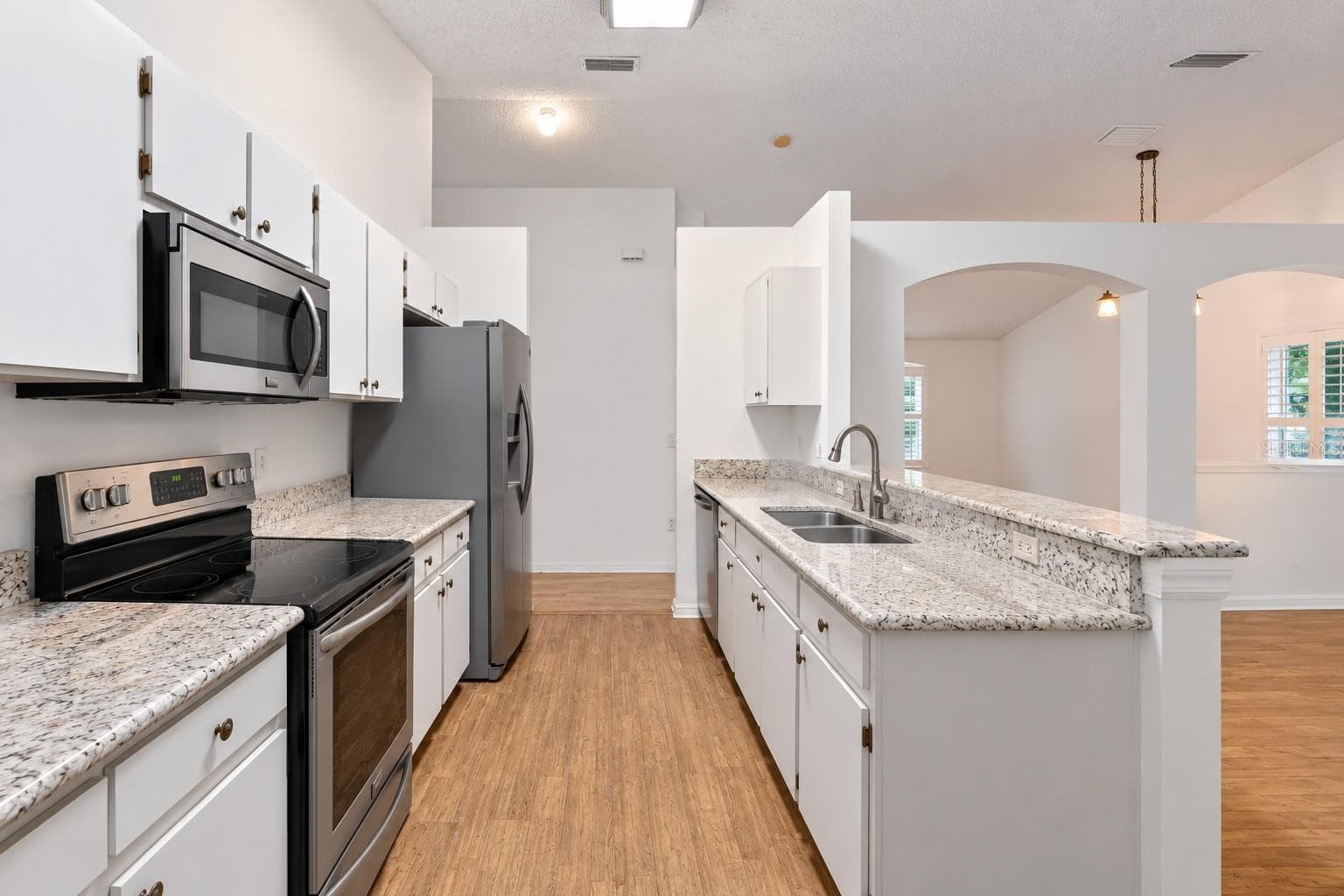 Single Family Residence at 14701 REDCLIFF DR, TAMPA, photo 15 of 34