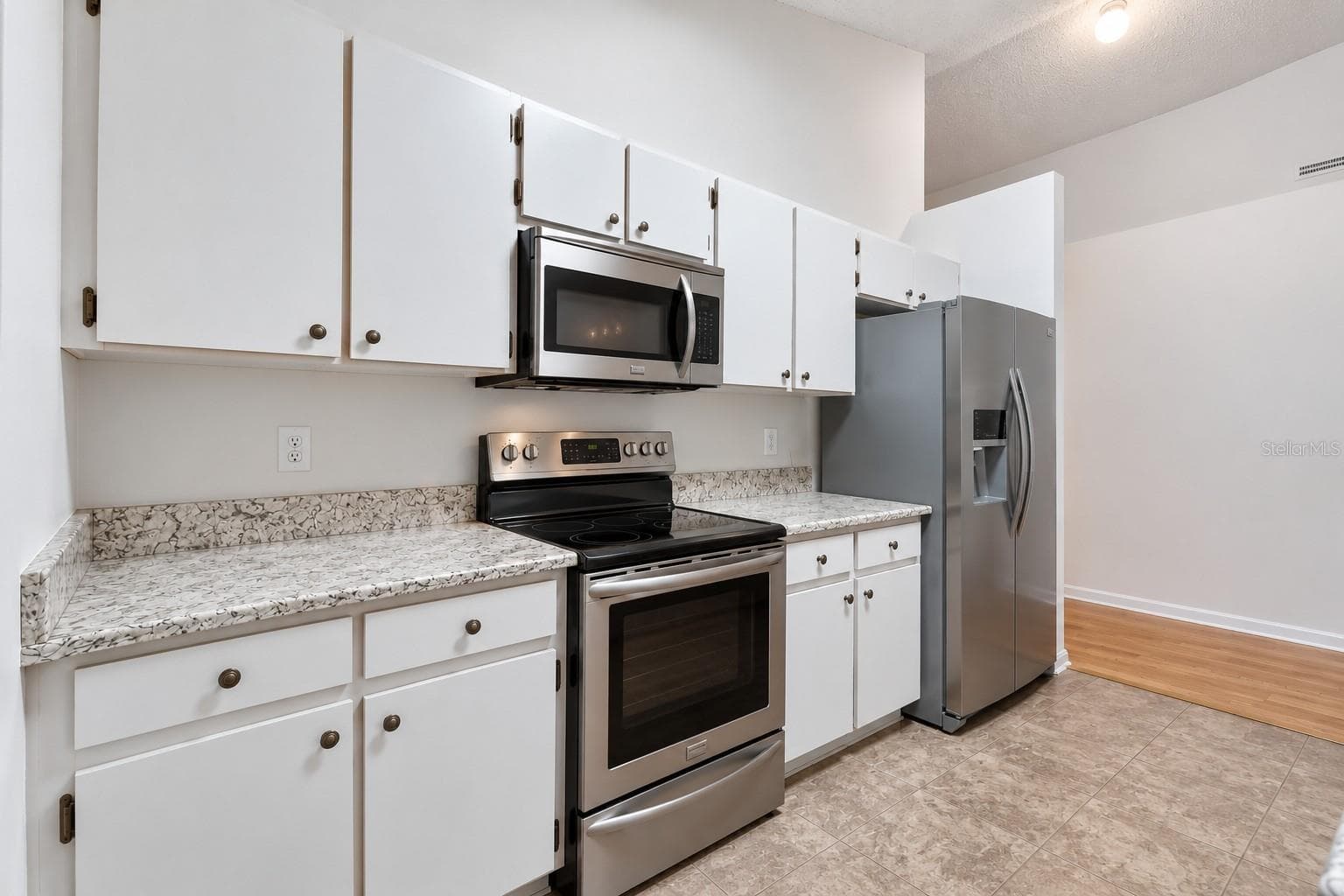 Single Family Residence at 14701 REDCLIFF DR, TAMPA, photo 16 of 34