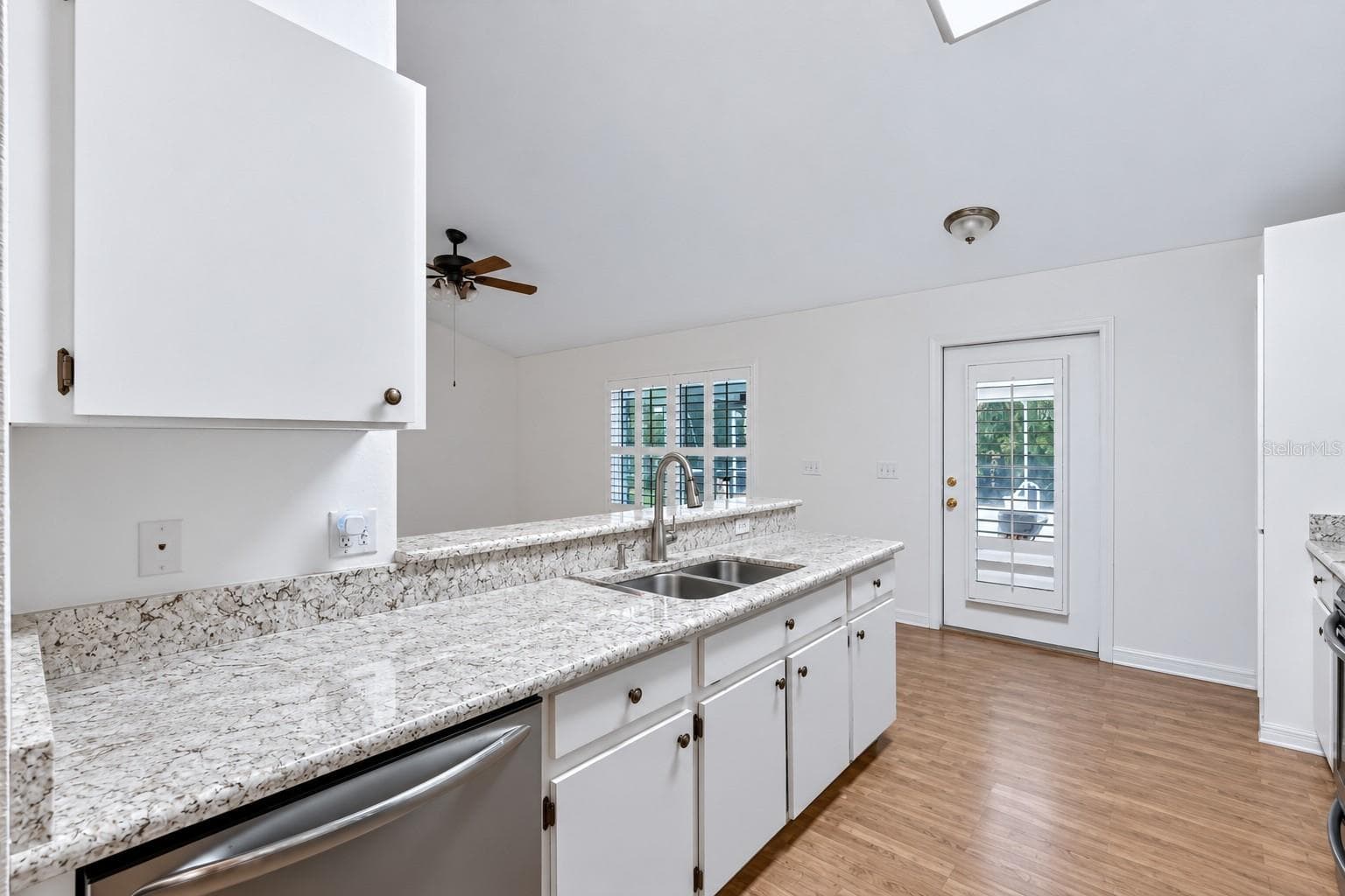 Single Family Residence at 14701 REDCLIFF DR, TAMPA, photo 17 of 34