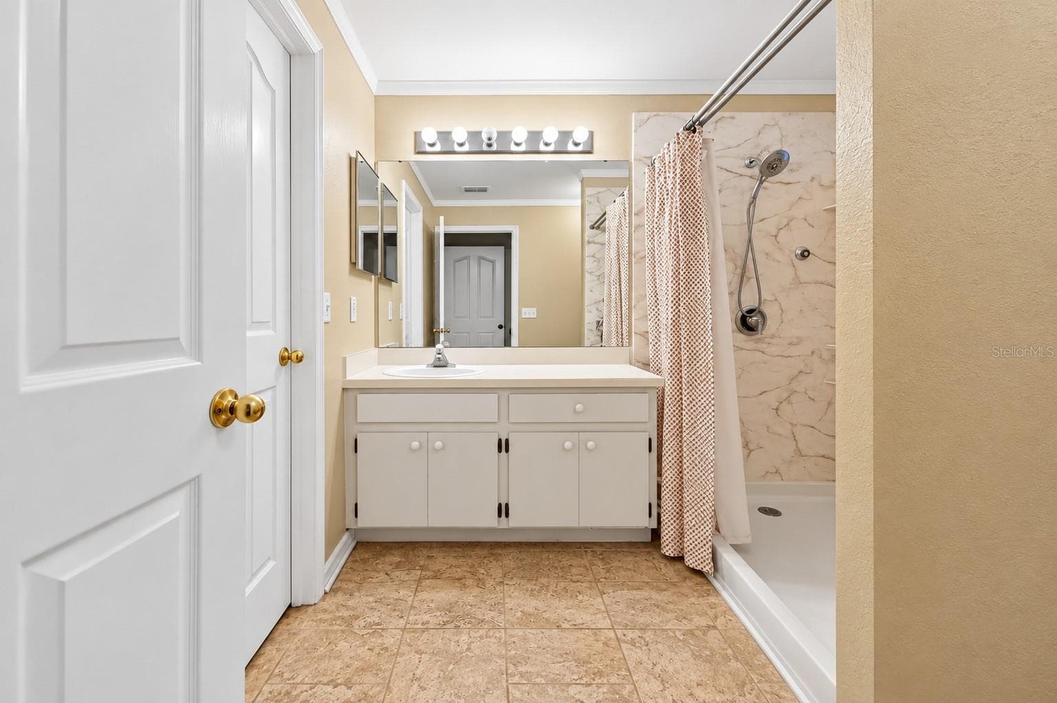 Single Family Residence at 14701 REDCLIFF DR, TAMPA, photo 21 of 34