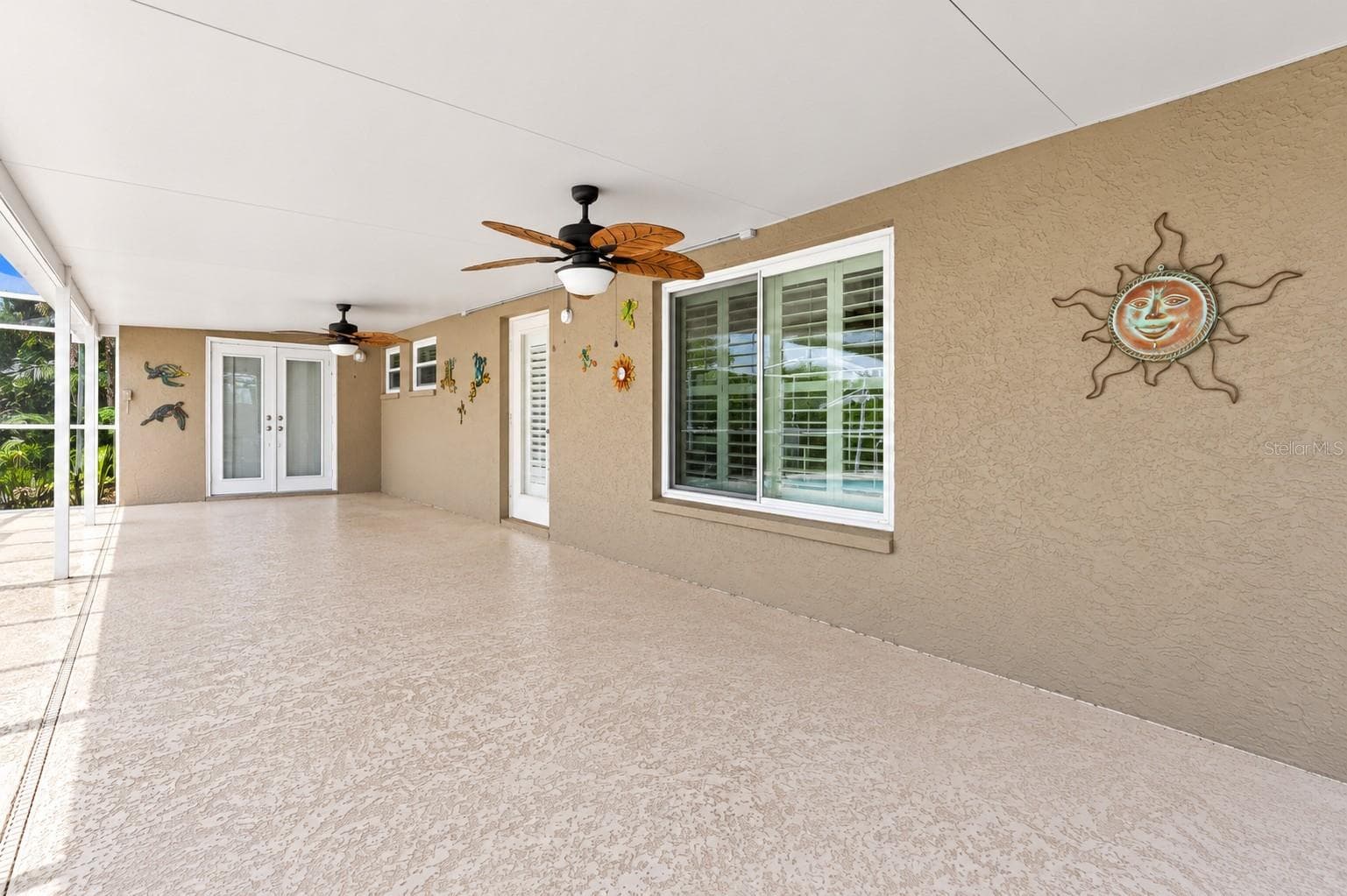 Single Family Residence at 14701 REDCLIFF DR, TAMPA, photo 28 of 34