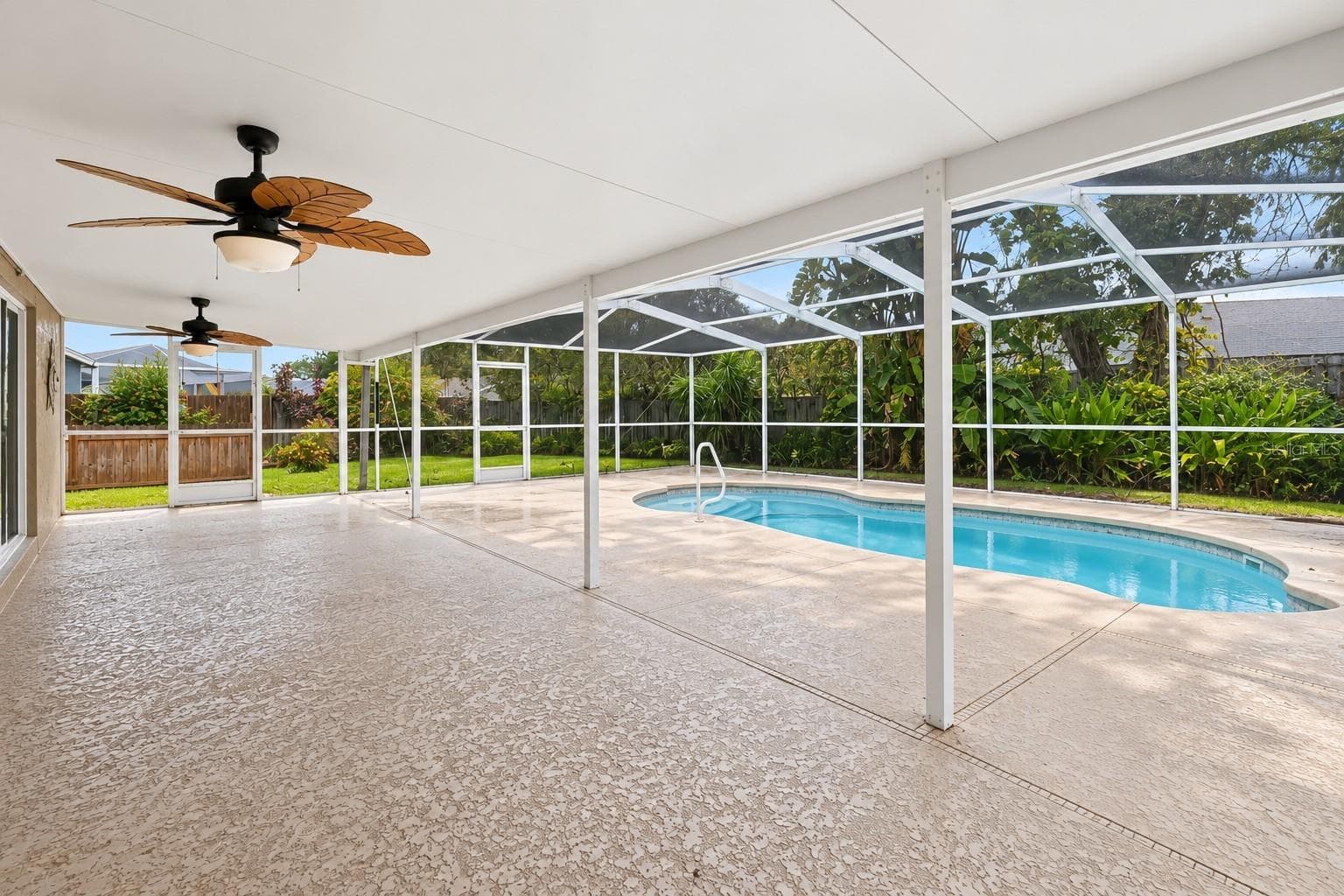 Single Family Residence at 14701 REDCLIFF DR, TAMPA, photo 31 of 34