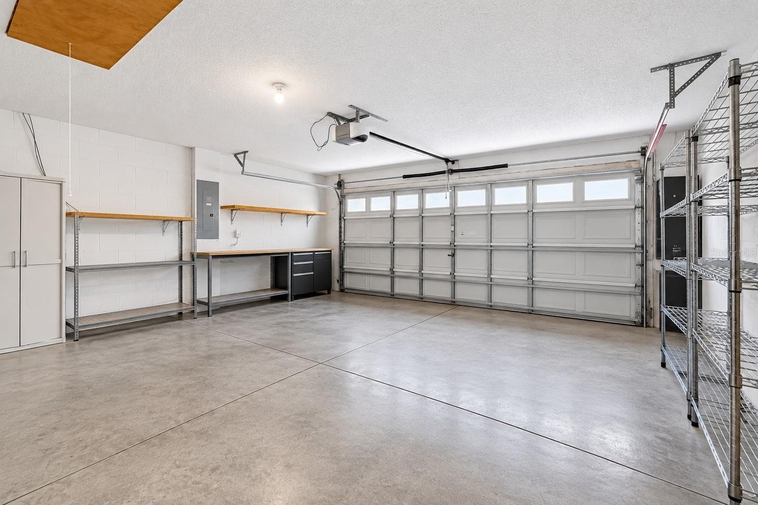 Single Family Residence at 14701 REDCLIFF DR, TAMPA, photo 32 of 34