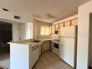Condominium at 1908 LAKE ATRIUMS CIR #18, ORLANDO, photo 2 of 5