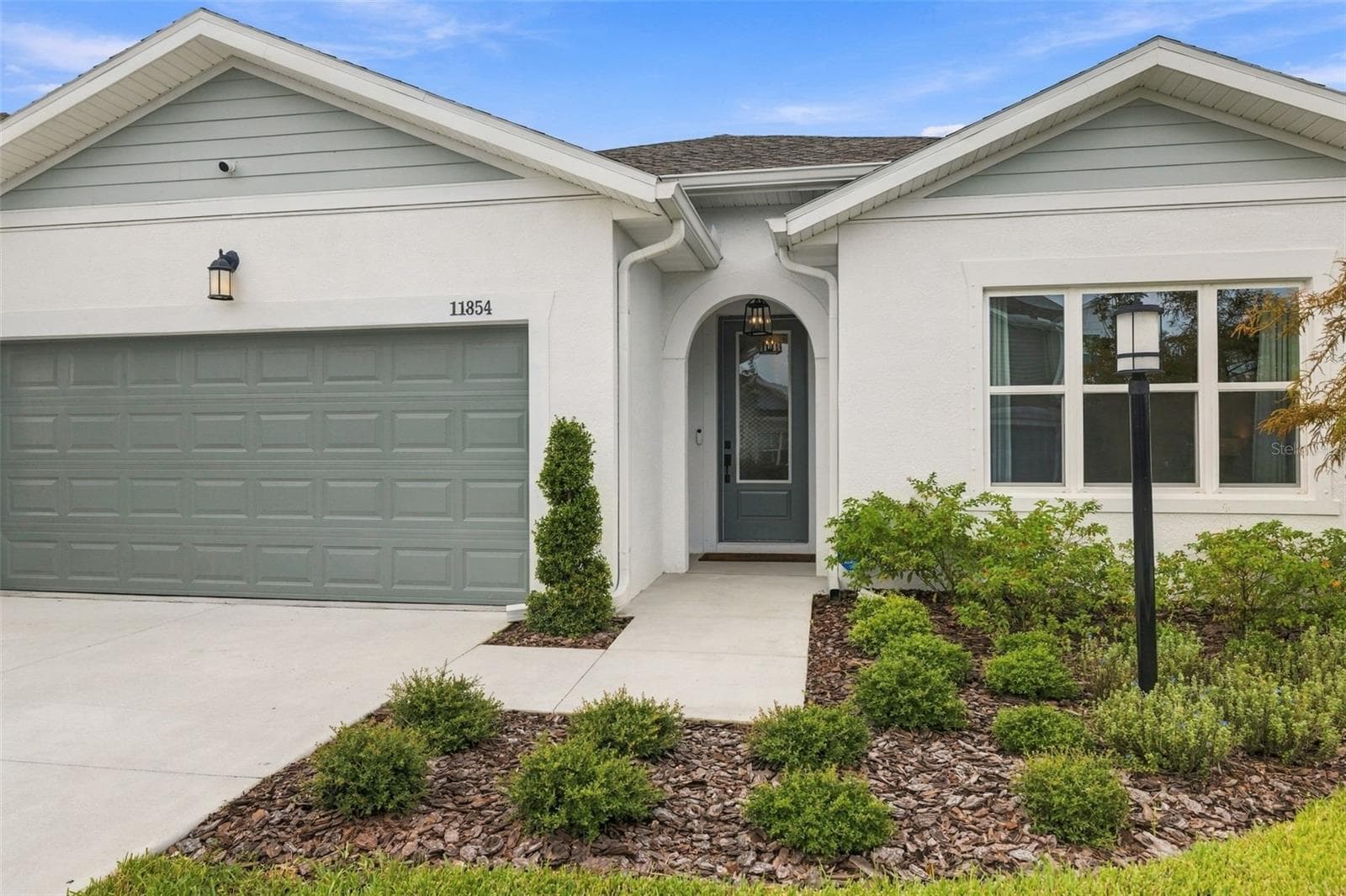 Single Family Residence at 11854 MILE MARSH DR, RIVERVIEW, photo 2 of 40