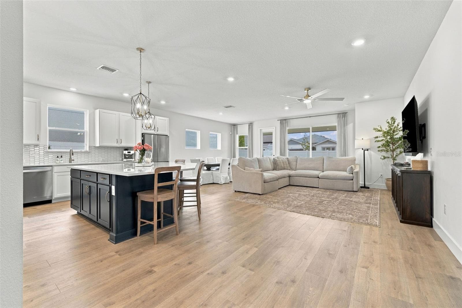 Single Family Residence at 11854 MILE MARSH DR, RIVERVIEW, photo 5 of 40