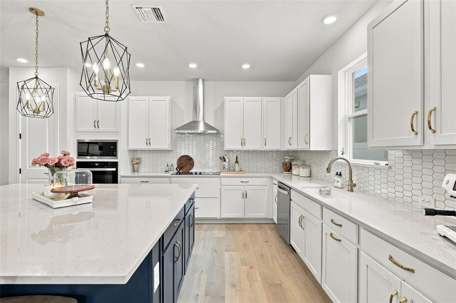 Single Family Residence at 11854 MILE MARSH DR, RIVERVIEW, photo 8 of 40
