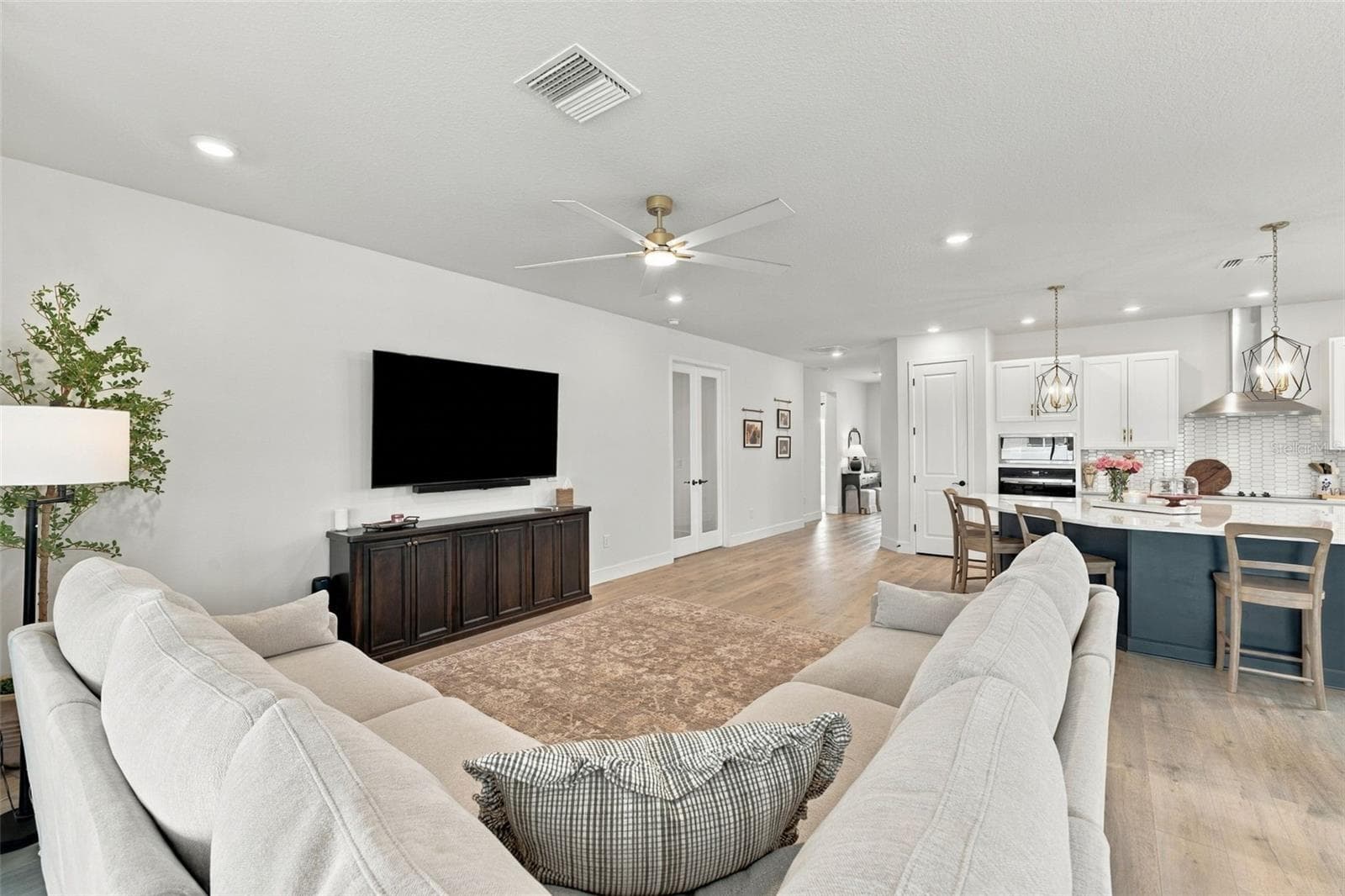 Single Family Residence at 11854 MILE MARSH DR, RIVERVIEW, photo 17 of 40