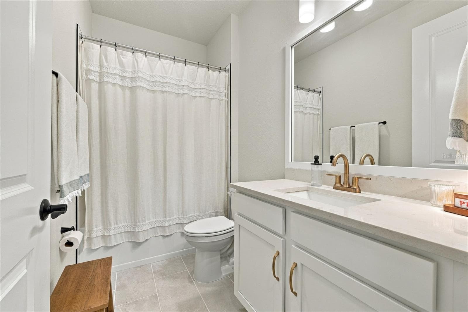Single Family Residence at 11854 MILE MARSH DR, RIVERVIEW, photo 29 of 40