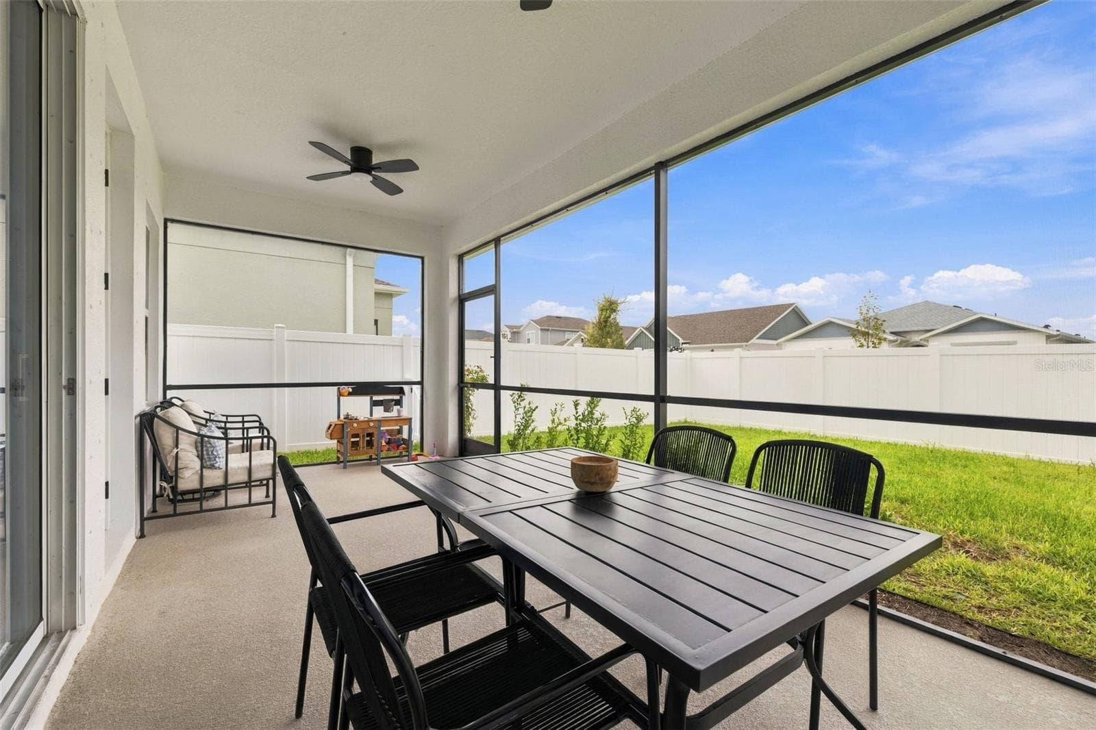 Single Family Residence at 11854 MILE MARSH DR, RIVERVIEW, photo 33 of 40