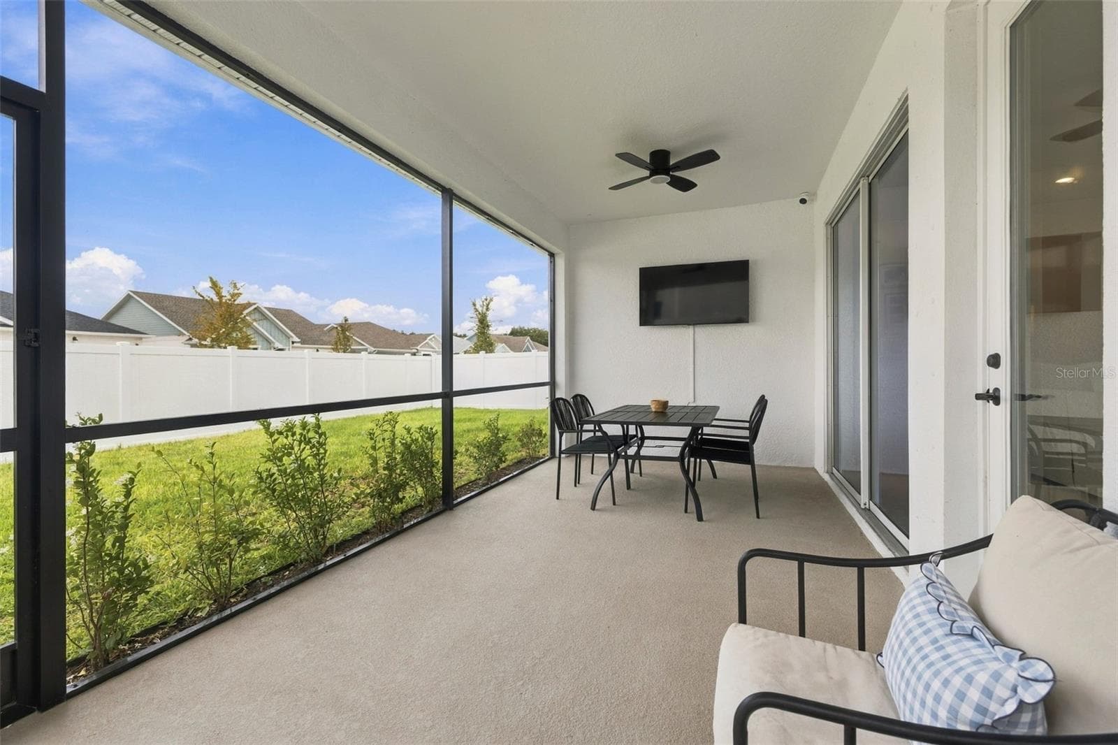 Single Family Residence at 11854 MILE MARSH DR, RIVERVIEW, photo 34 of 40