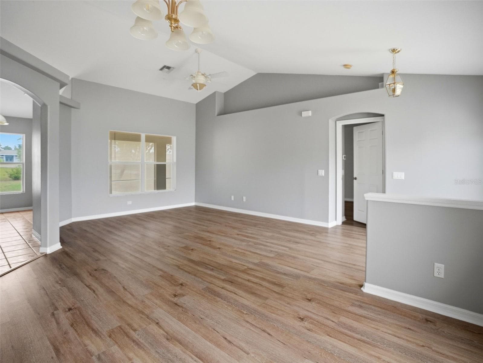 Single Family Residence at 13329 MITTEN LN, SPRING HILL, photo 13 of 45