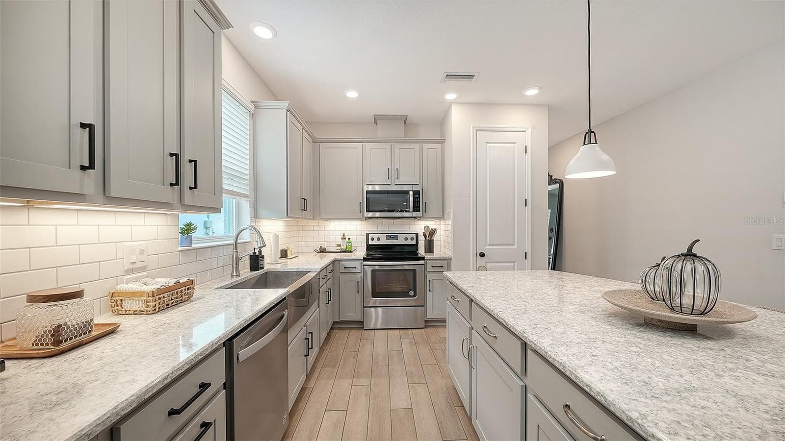 Single Family Residence at 2531 FIREFLAG LN, SARASOTA, photo 5 of 35