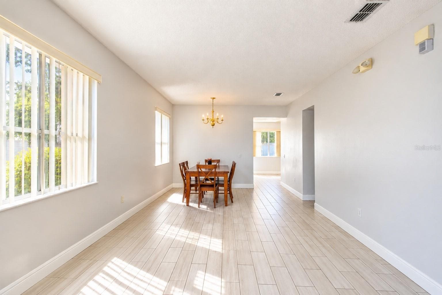Single Family Residence at 1523 BLUE HORIZON DR, CLERMONT, photo 5 of 32
