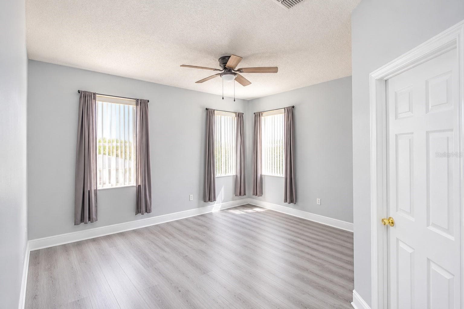 Single Family Residence at 1523 BLUE HORIZON DR, CLERMONT, photo 13 of 32