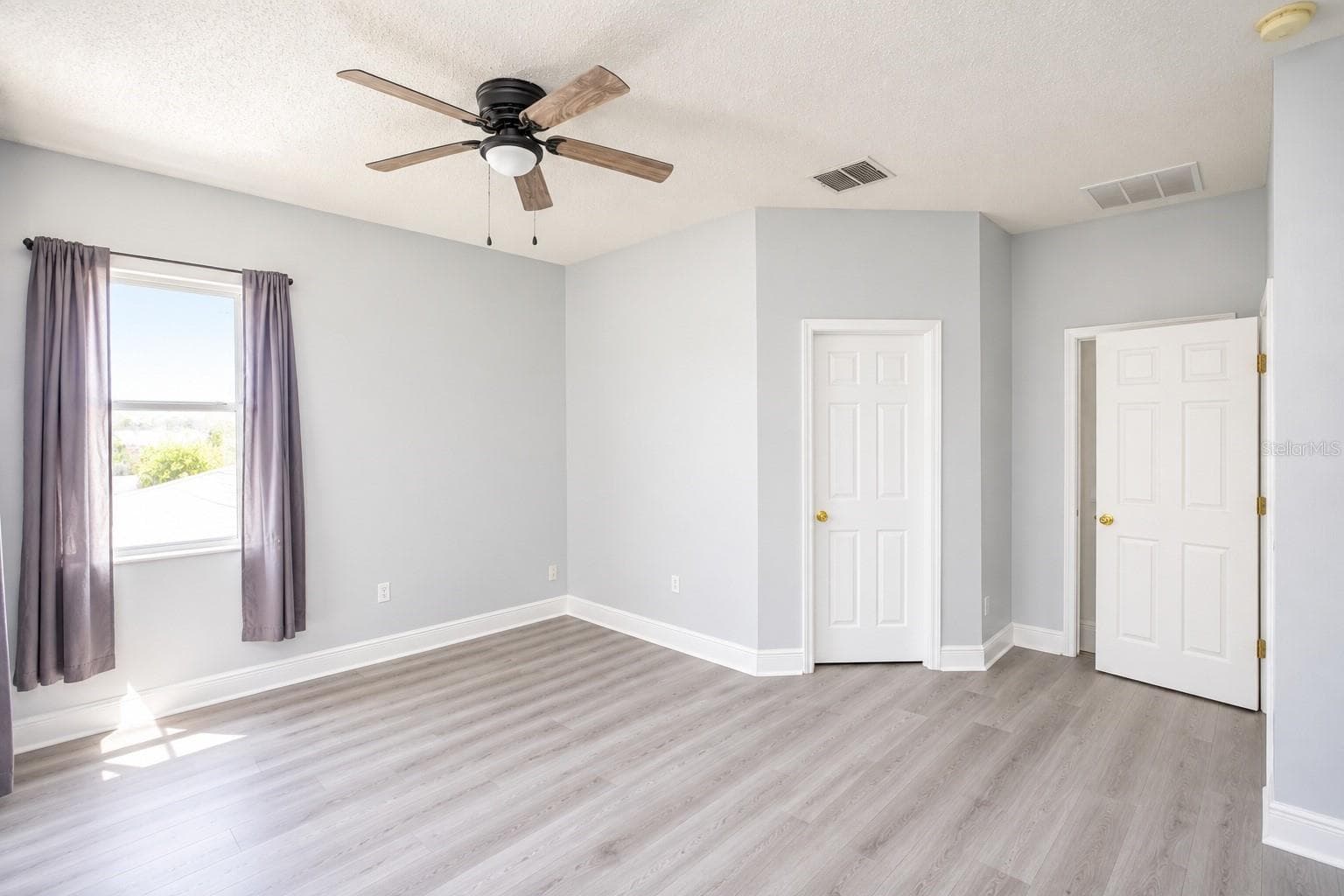 Single Family Residence at 1523 BLUE HORIZON DR, CLERMONT, photo 15 of 32