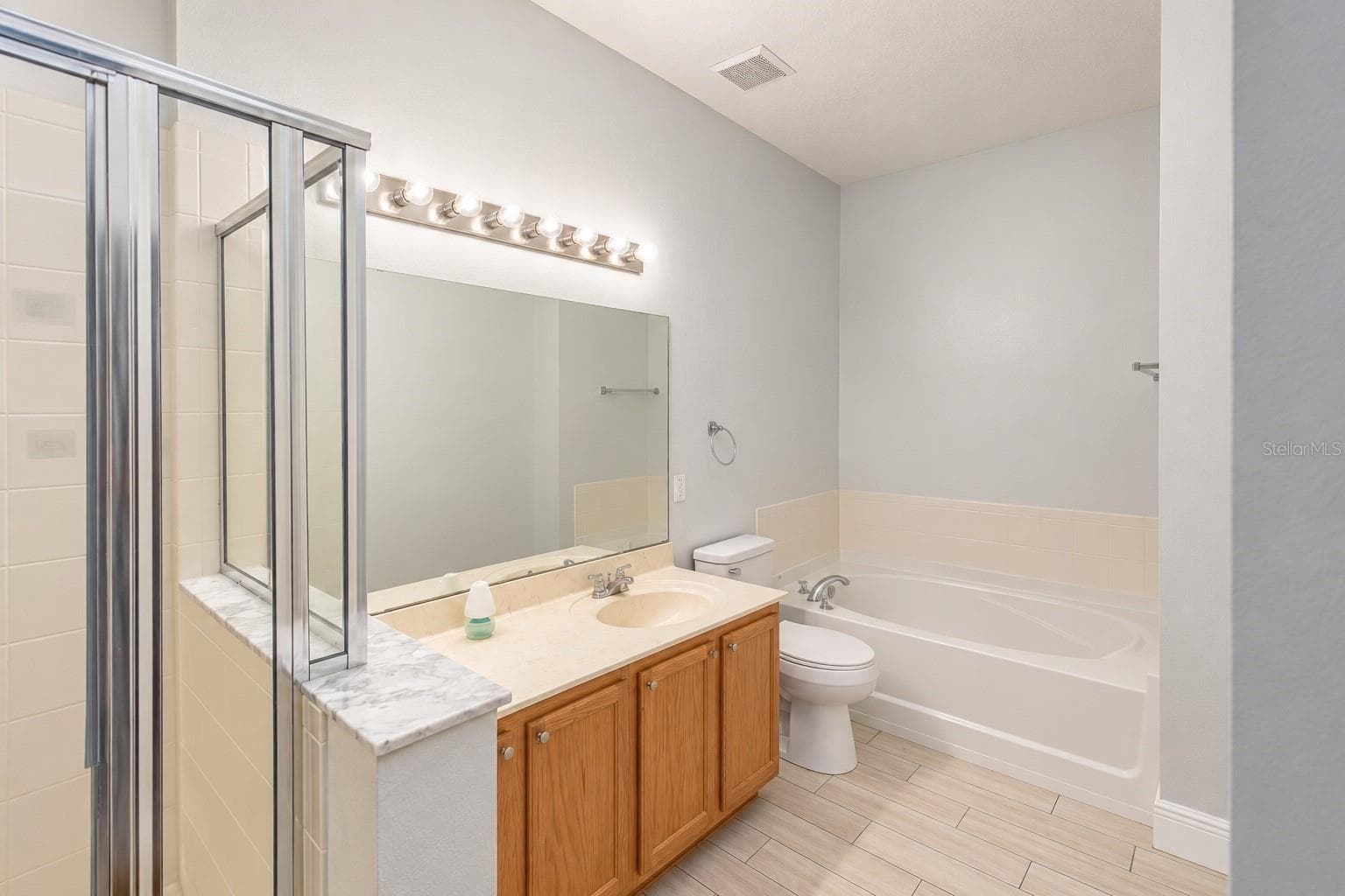 Single Family Residence at 1523 BLUE HORIZON DR, CLERMONT, photo 16 of 32