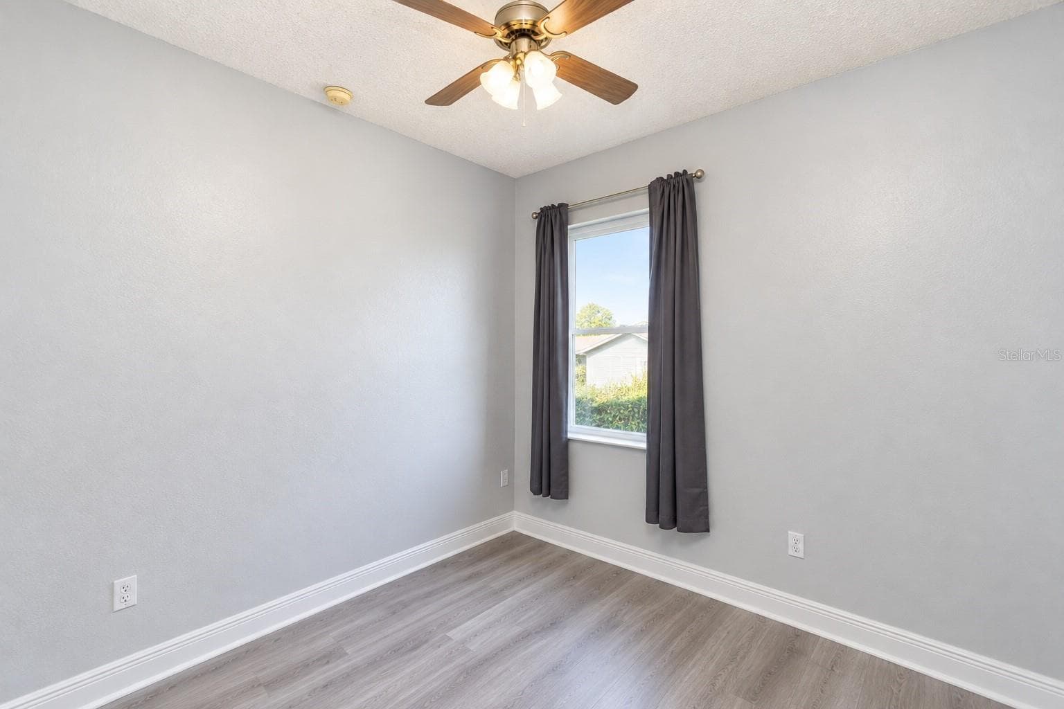 Single Family Residence at 1523 BLUE HORIZON DR, CLERMONT, photo 20 of 32