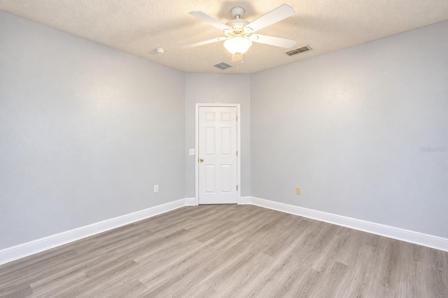 Single Family Residence at 1523 BLUE HORIZON DR, CLERMONT, photo 25 of 32