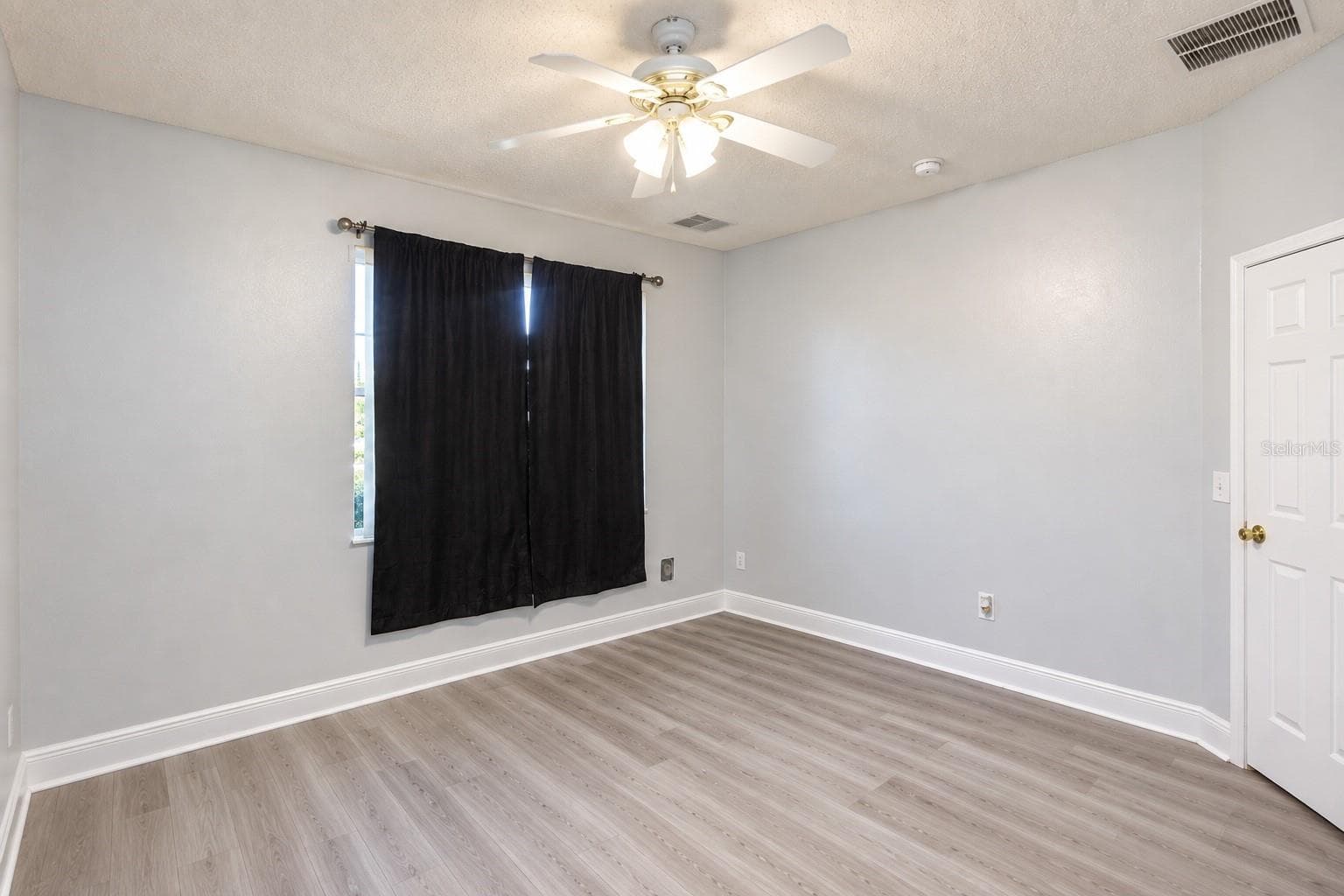 Single Family Residence at 1523 BLUE HORIZON DR, CLERMONT, photo 27 of 32
