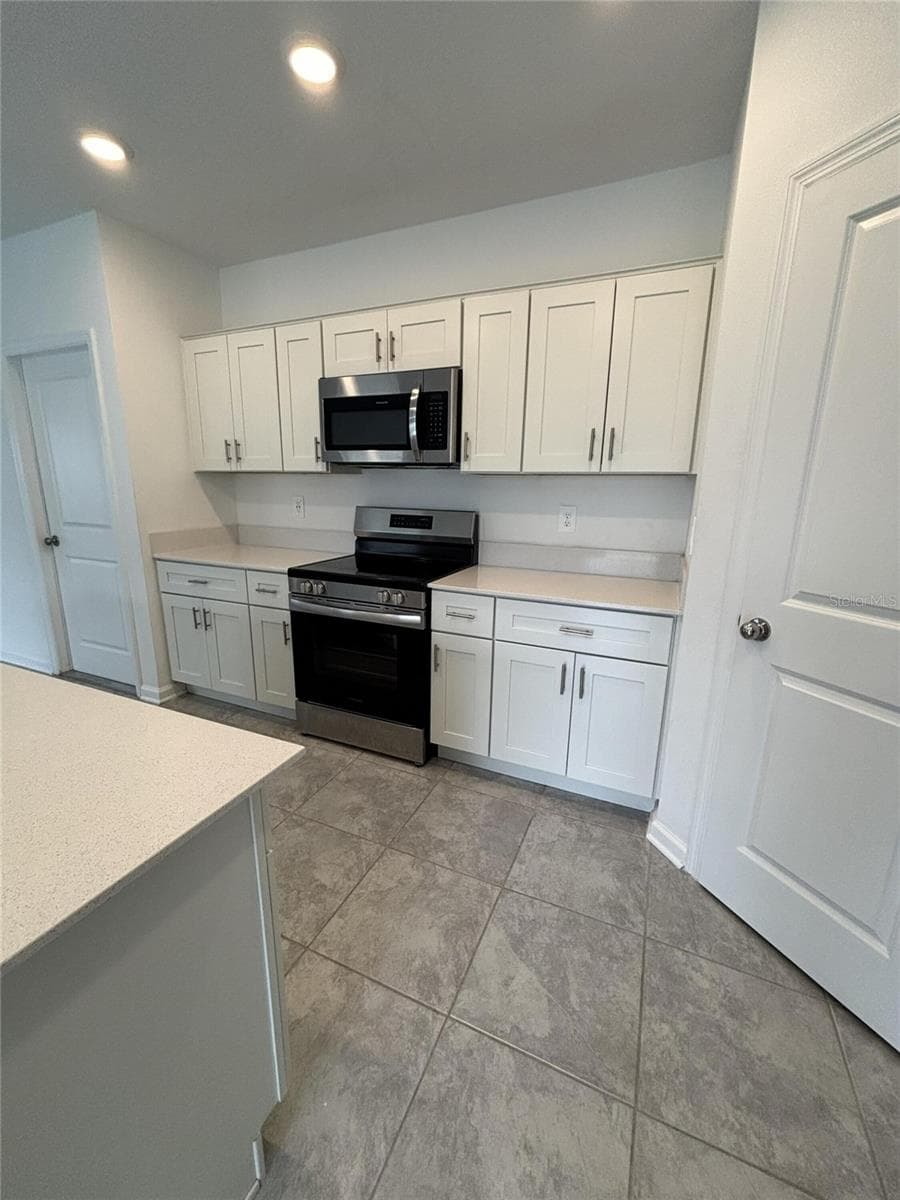 Single Family Residence at 1338 DEEPWATER CIR, EAGLE LAKE, photo 4 of 20