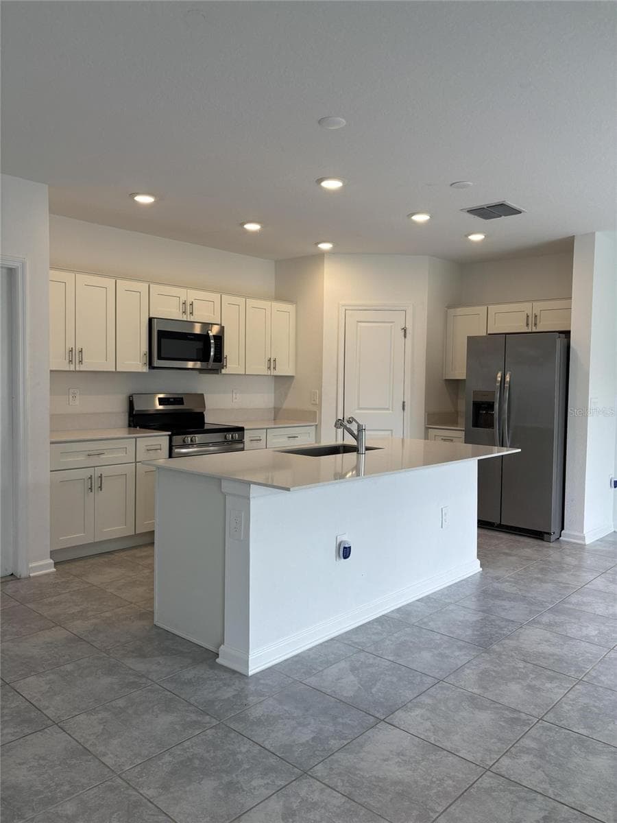 Single Family Residence at 1338 DEEPWATER CIR, EAGLE LAKE, photo 5 of 20