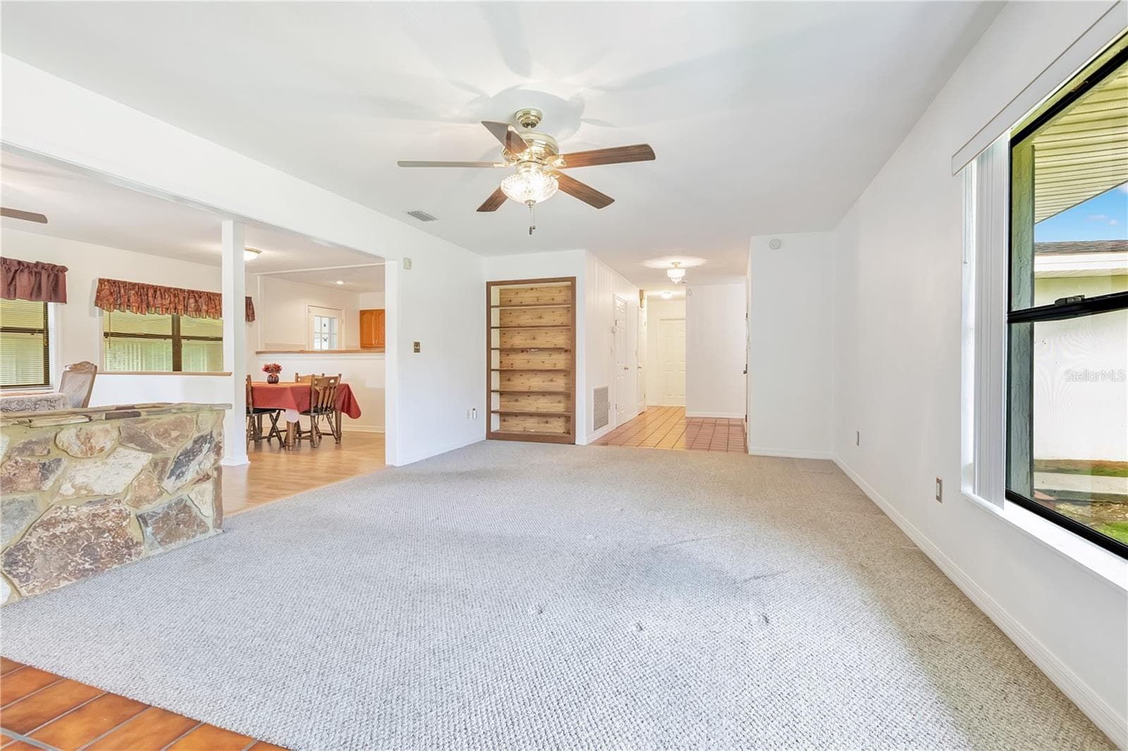 Living Room - 1615 LAKE MIRIAM DR, LAKELAND